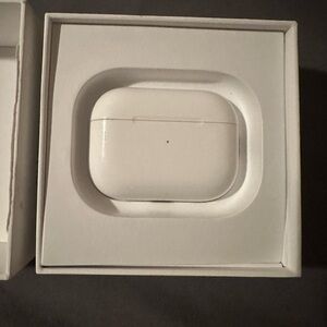 Apple White Wireless Earbuds (CHARGING PORT ONLY)